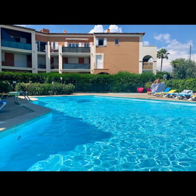 T2 port Cogolin golfe de Saint-Tropez vue mer - Appartement 1 Chambre - 16