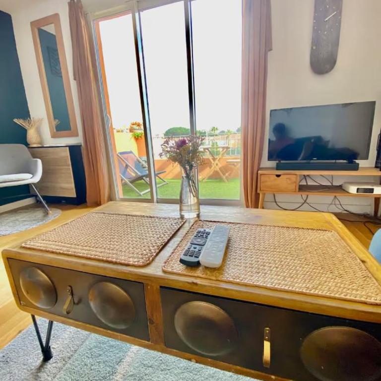 T2 port Cogolin golfe de Saint-Tropez vue mer - Appartement 1 Chambre - 3