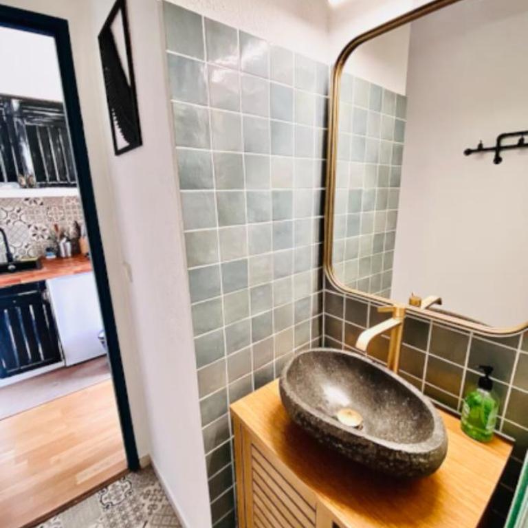 T2 port Cogolin golfe de Saint-Tropez vue mer - Appartement 1 Chambre - 10