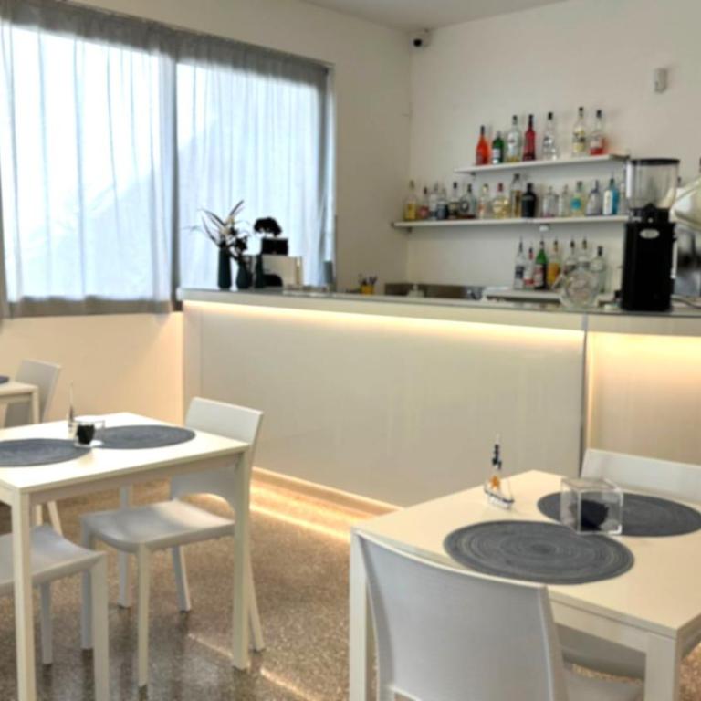 The Sea B&B Adult Guests Only - Budget Double Room - 6