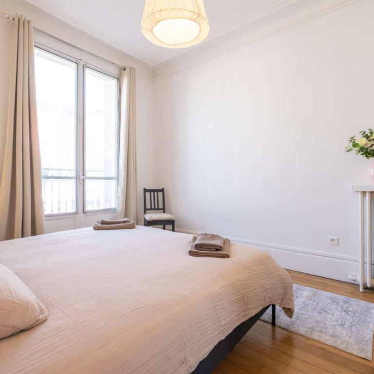 Eiffel Tower View 3BR Balcony - Appartement - 8