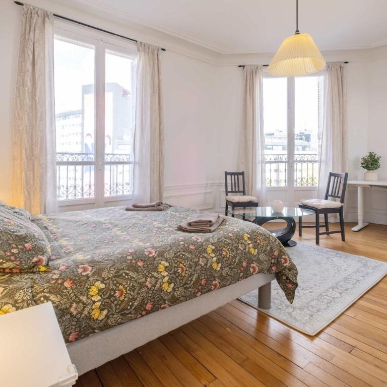 Eiffel Tower View 3BR Balcony - Appartement - 17