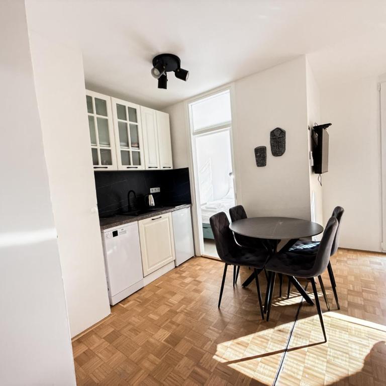 Ma Bel Apartments Sarajevo - Apartman sa 2 Spavaće Sobe i Balkonom - 5