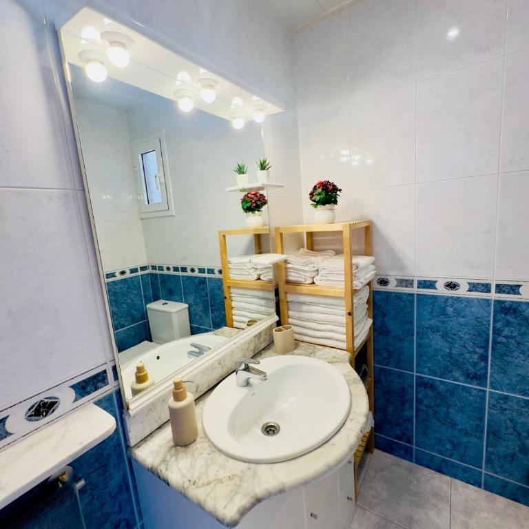 Ocean views in l'Estartit - Two-Bedroom Apartment - 9