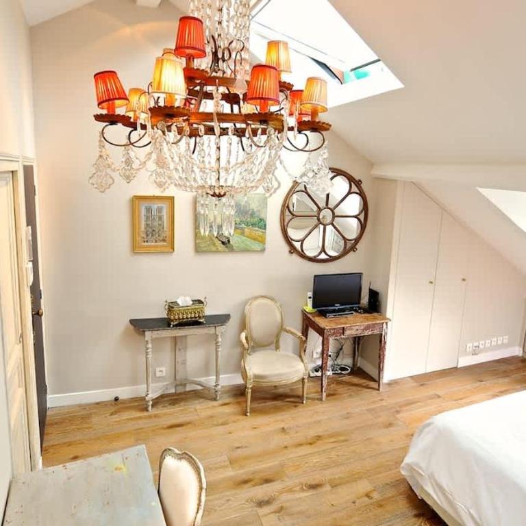 A Penthouse Balcony Esmeralda with AC - Appartement - 7