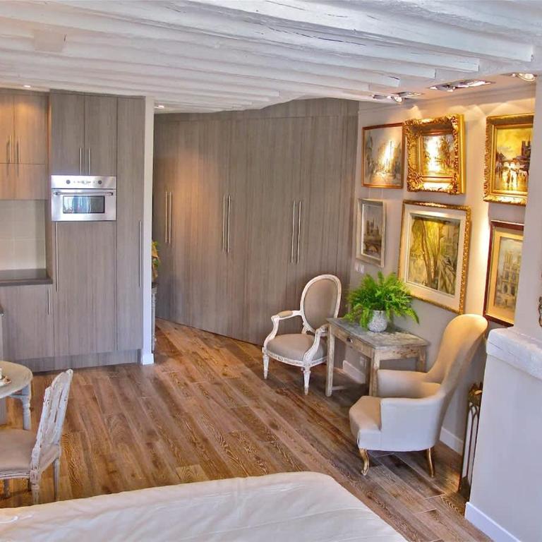 The Most Romantic Notre Dame with AC - Apartment - 15