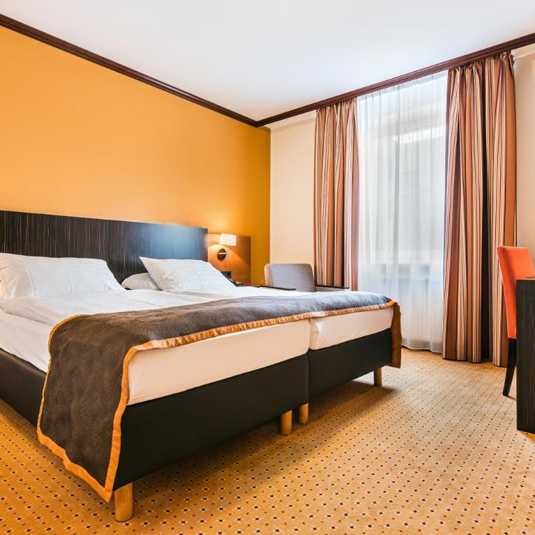 Trans World Hotel Donauwelle - Superior Doppelzimmer mit zwei Einzelbetten und Verbindungstür - 5