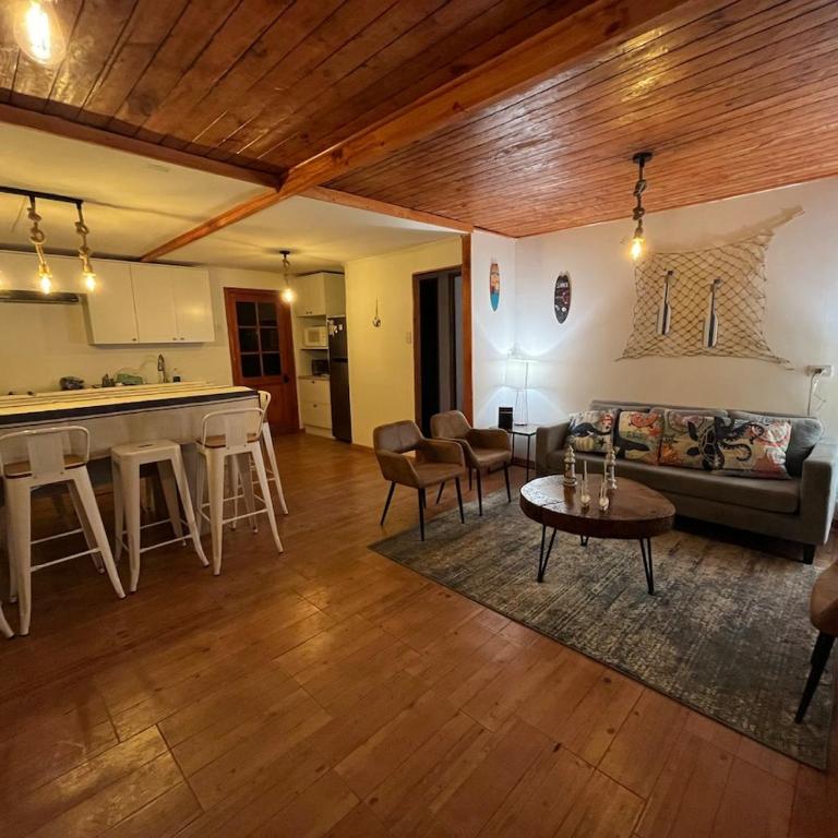Maitencillo, amplía y cómoda casa, con piscina y hot tub - Four-Bedroom Vacation Home - 1