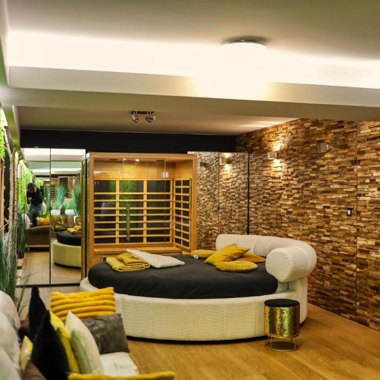 Panoramique 180 lac et montagne et Nid Secret spa romantique - One-Bedroom Apartment with Sauna - 5