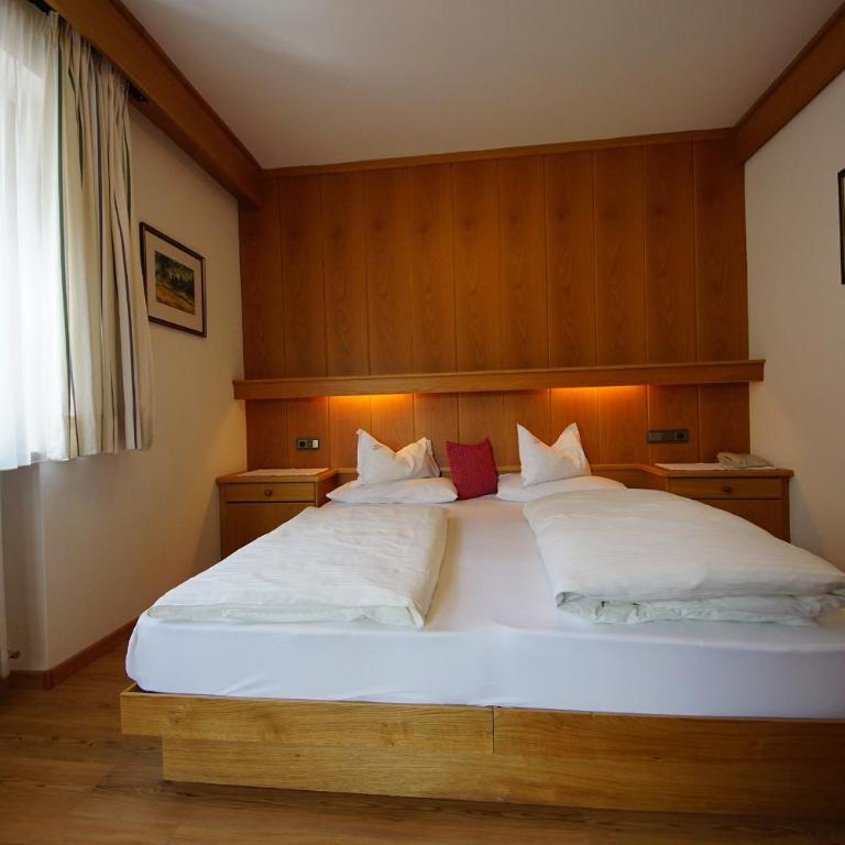 Garnì Tofana - Doppel-/Zweibettzimmer mit Balkon - 4