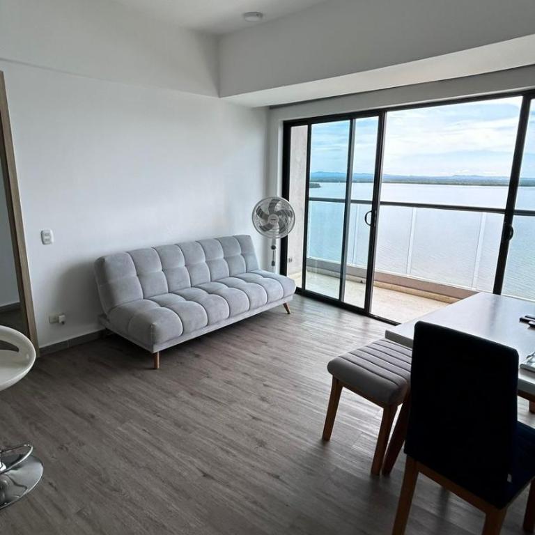 Lujoso-apartamento familiar - Two-Bedroom Apartment - 1