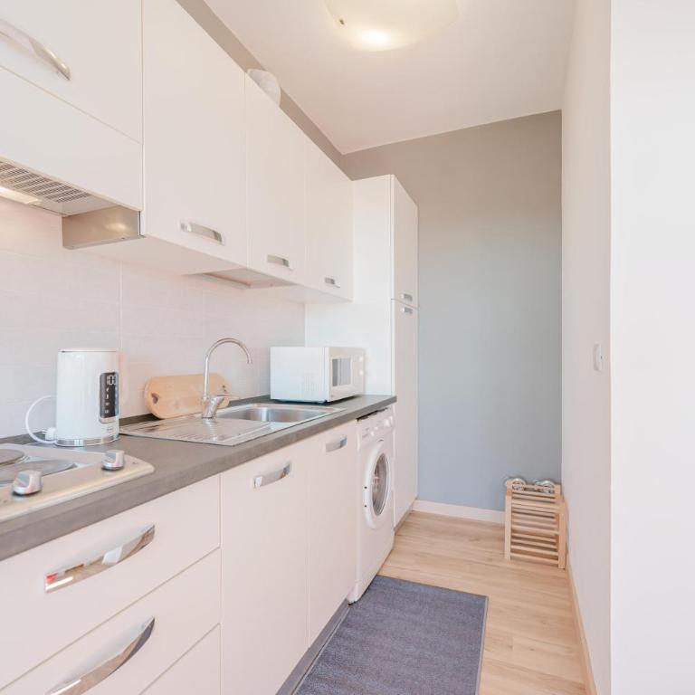 Cervino's Home - 20 min from Venice & Parking - One-Bedroom Deluxe Apartment - 6