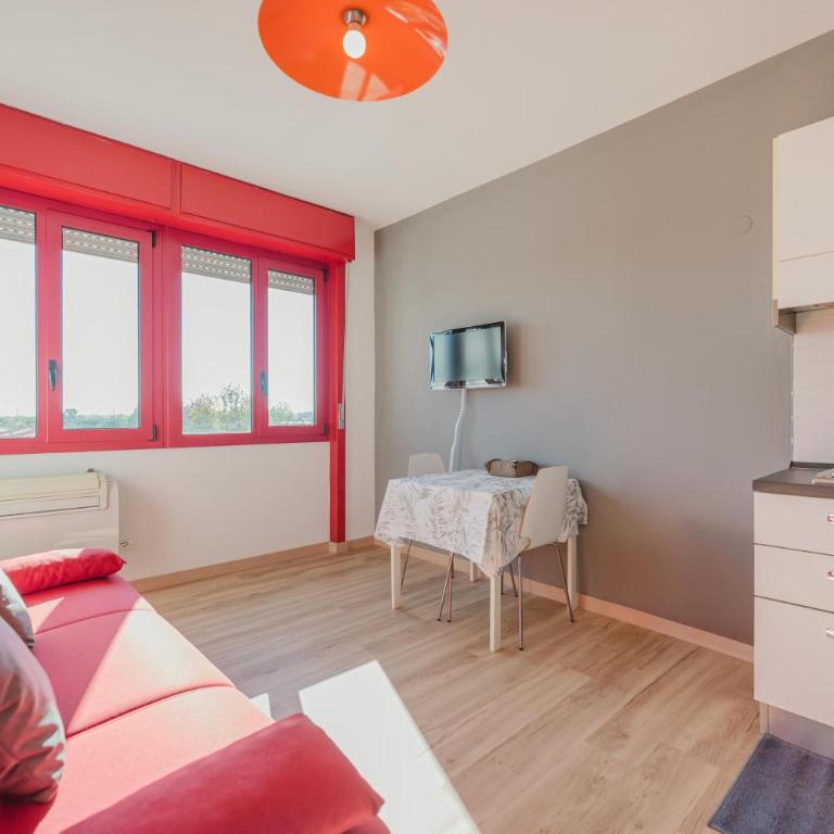 Cervino's Home - 20 min from Venice & Parking - One-Bedroom Deluxe Apartment - 16