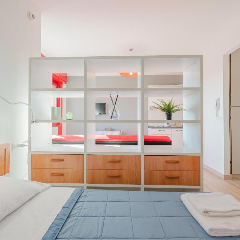 Cervino's Home - 20 min from Venice & Parking - One-Bedroom Deluxe Apartment - 2