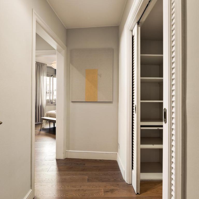 Enjoy Apartments Augustina's Grand Family Suite - Five-Bedroom Apartment - 2