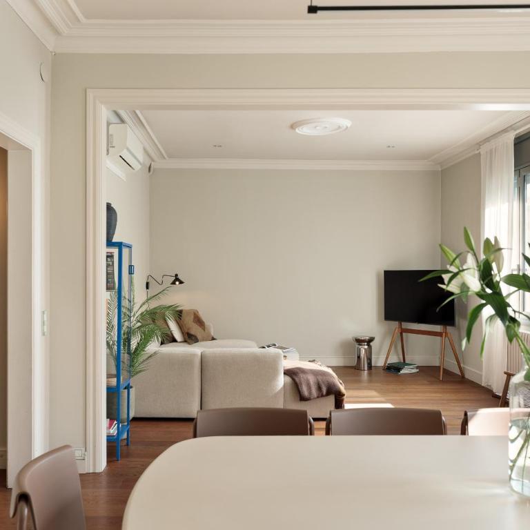 Enjoy Apartments Augustina's Grand Family Suite - Five-Bedroom Apartment - 37