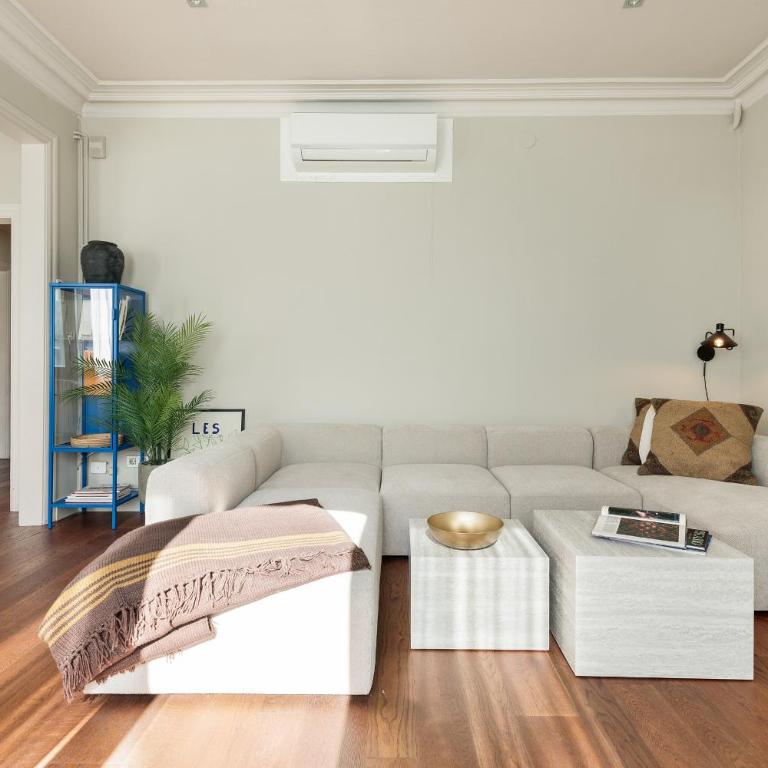 Enjoy Apartments Augustina's Grand Family Suite - Five-Bedroom Apartment - 47