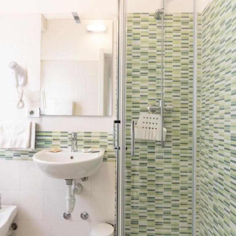 The Sea B&B Adult Guests Only - Deluxe Room - 17