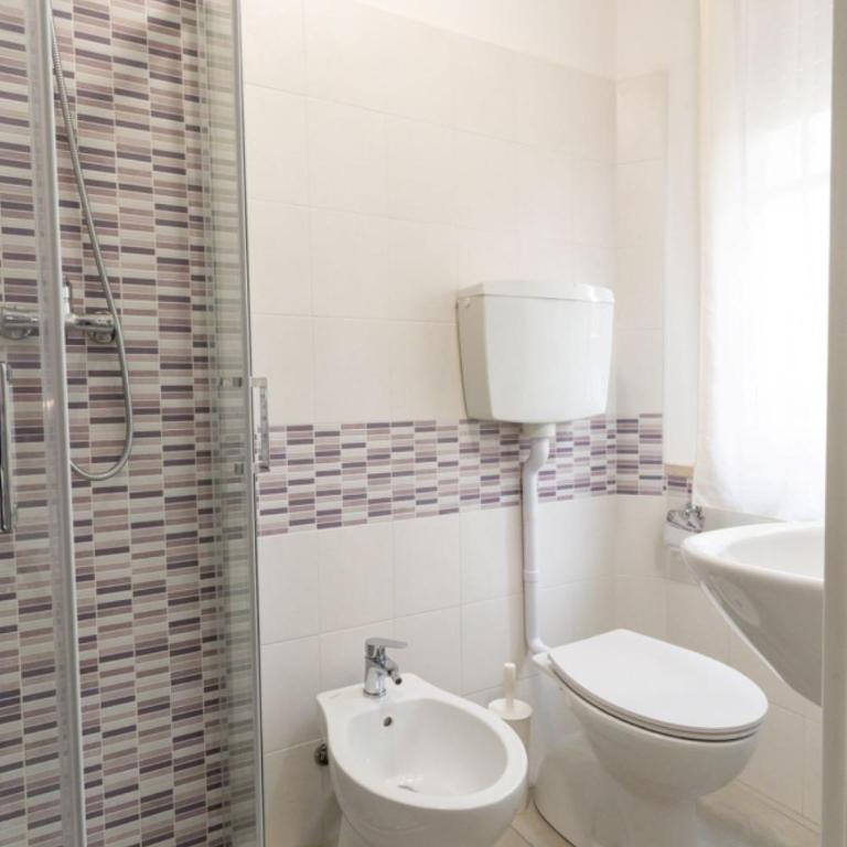 The Sea B&B Adult Guests Only - Economy Triple Room - 14