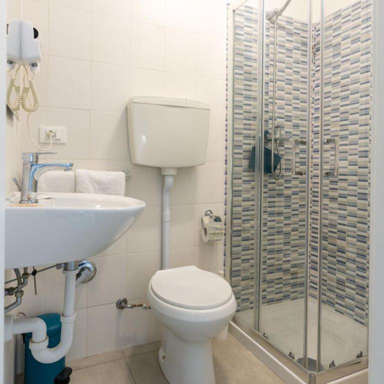 The Sea B&B Adult Guests Only - Standard Double Room - 26