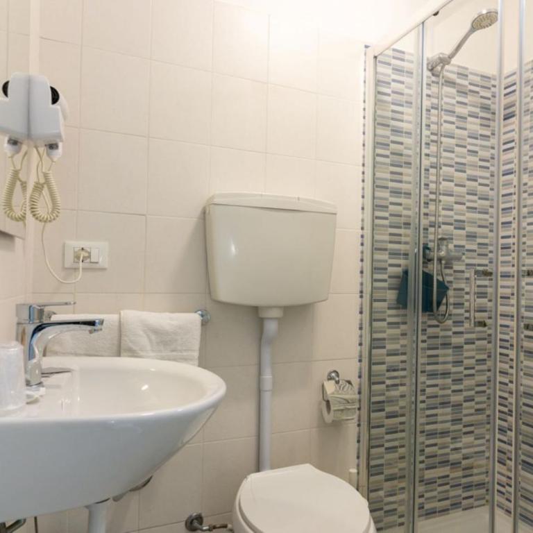 The Sea B&B Adult Guests Only - Standard Double Room - 25
