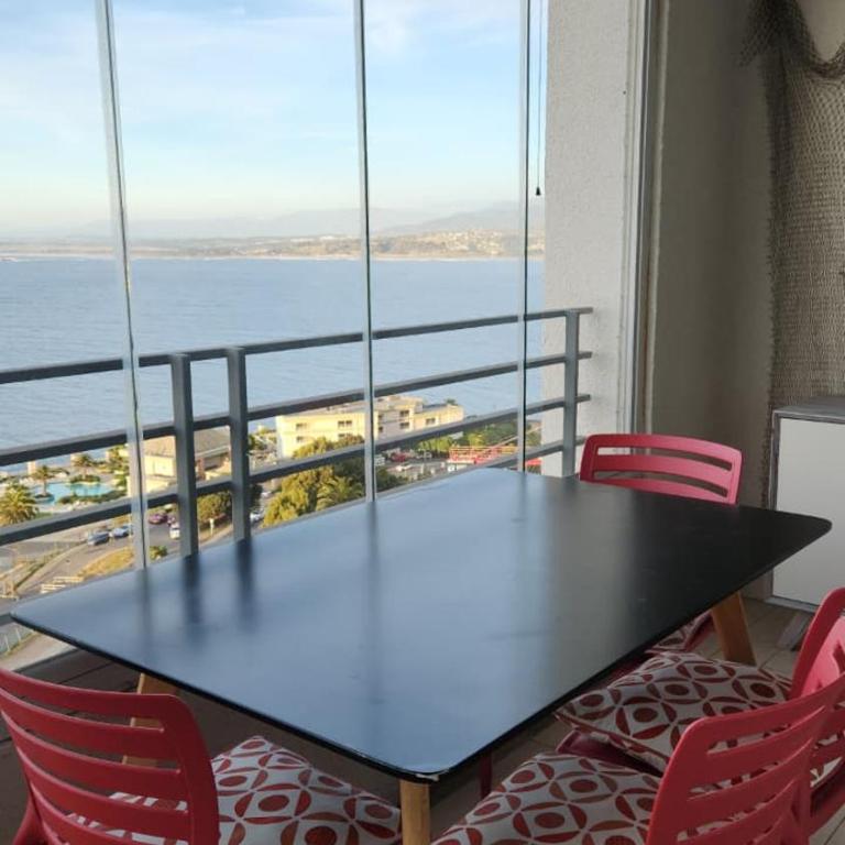 Vista hermosa al mar Concon - Three-Bedroom Apartment - 2