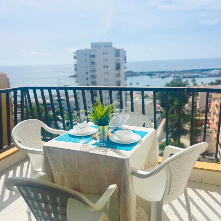 Apartamentos Achacay Sun & Sea Apartament - Los Cristianos - Apartamento de 2 dormitorios con vistas al mar - 1