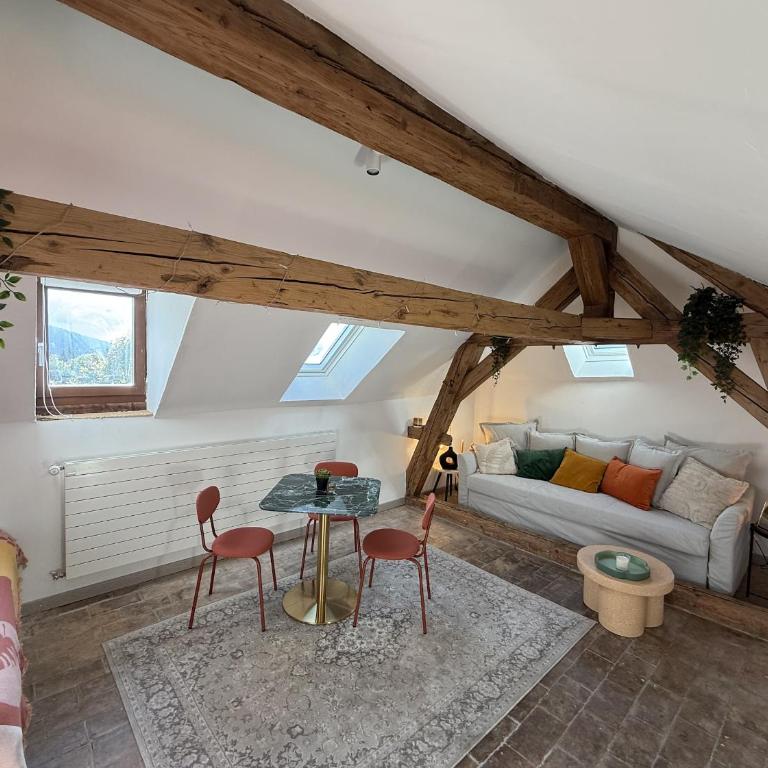 Domaine à la Loëx - Chambre Double - Vue sur Montagne - 9