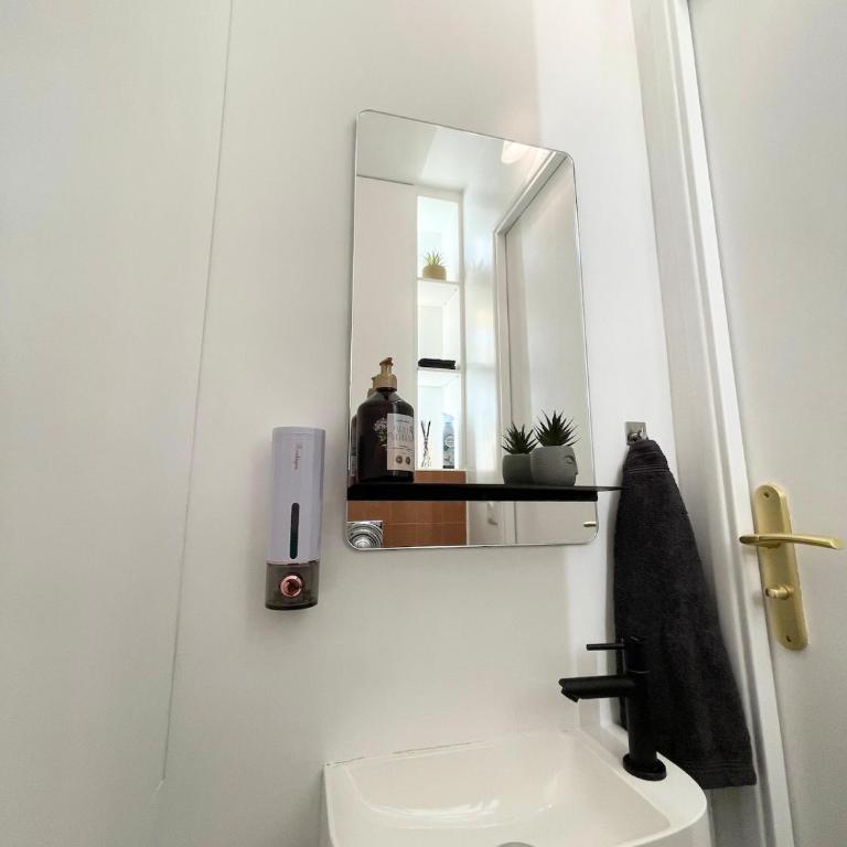 Cozy & Spacious 3BR Paris Apartment with Balconies Metro 6 Glacière - Appartement 3 Chambres - 80