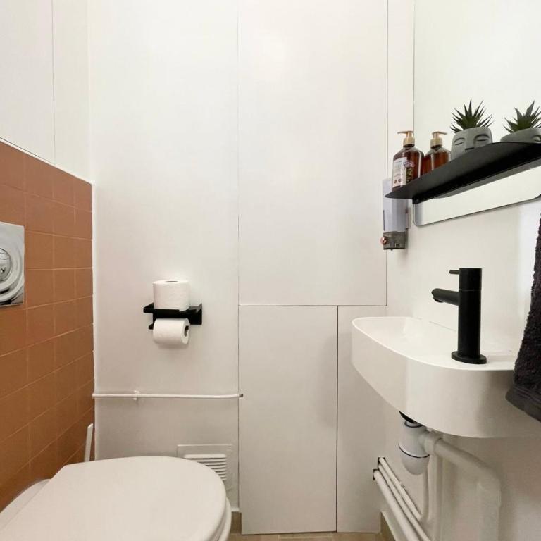 Cozy & Spacious 3BR Paris Apartment with Balconies Metro 6 Glacière - Appartement 3 Chambres - 79