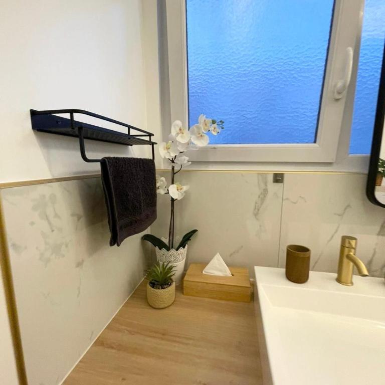 Cozy & Spacious 3BR Paris Apartment with Balconies Metro 6 Glacière - Appartement 3 Chambres - 68