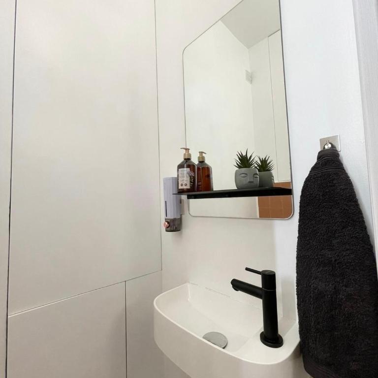 Cozy & Spacious 3BR Paris Apartment with Balconies Metro 6 Glacière - Appartement 3 Chambres - 78