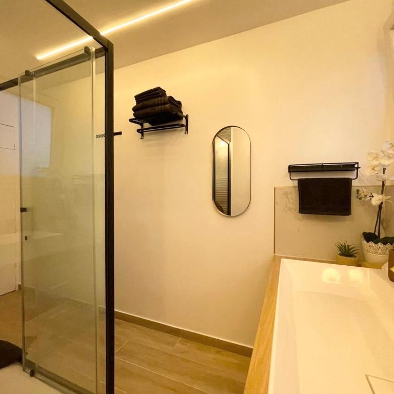 Cozy & Spacious 3BR Paris Apartment with Balconies Metro 6 Glacière - Appartement 3 Chambres - 70