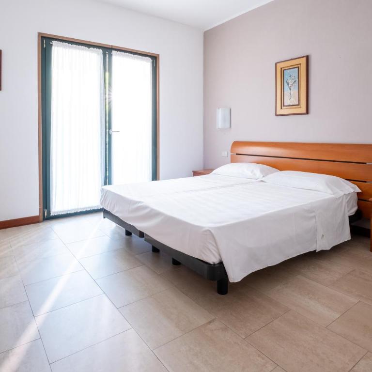 Eurobeach Residence - Two-Room Family Apartment with Private Garden - Ground Floor - 1