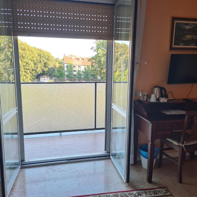 B&K Hotels - Double or Twin Room with Balcony - 13