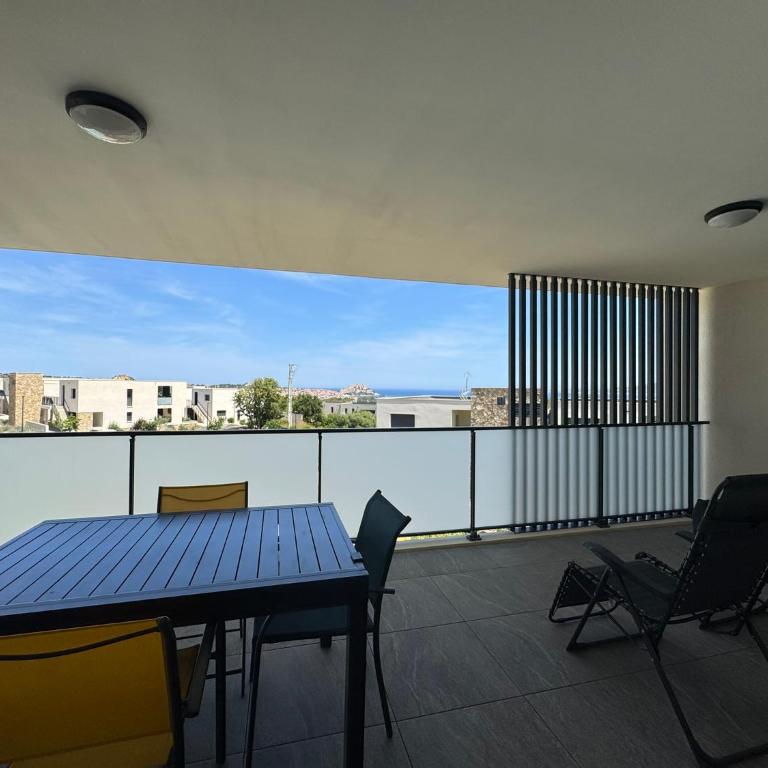 Grand T3 vue sur la baie de Calvi - Appartement 2 Chambres - Vue sur Mer - 11