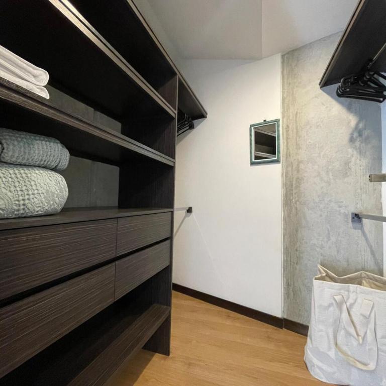 Modern & Calm Stay Near Provenza - Two-Bedroom Apartment - 4