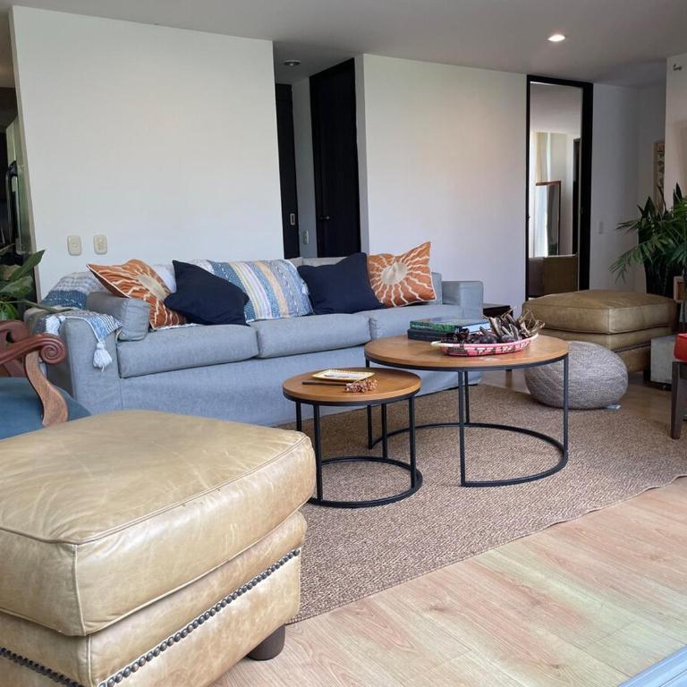 Modern & Calm Stay Near Provenza - Two-Bedroom Apartment - 13