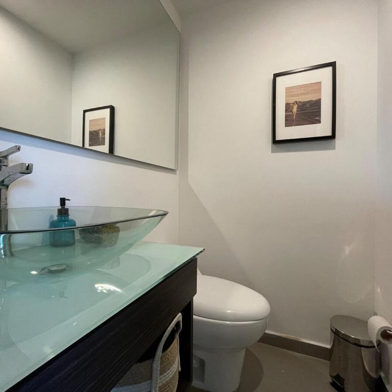 Modern & Calm Stay Near Provenza - Two-Bedroom Apartment - 14
