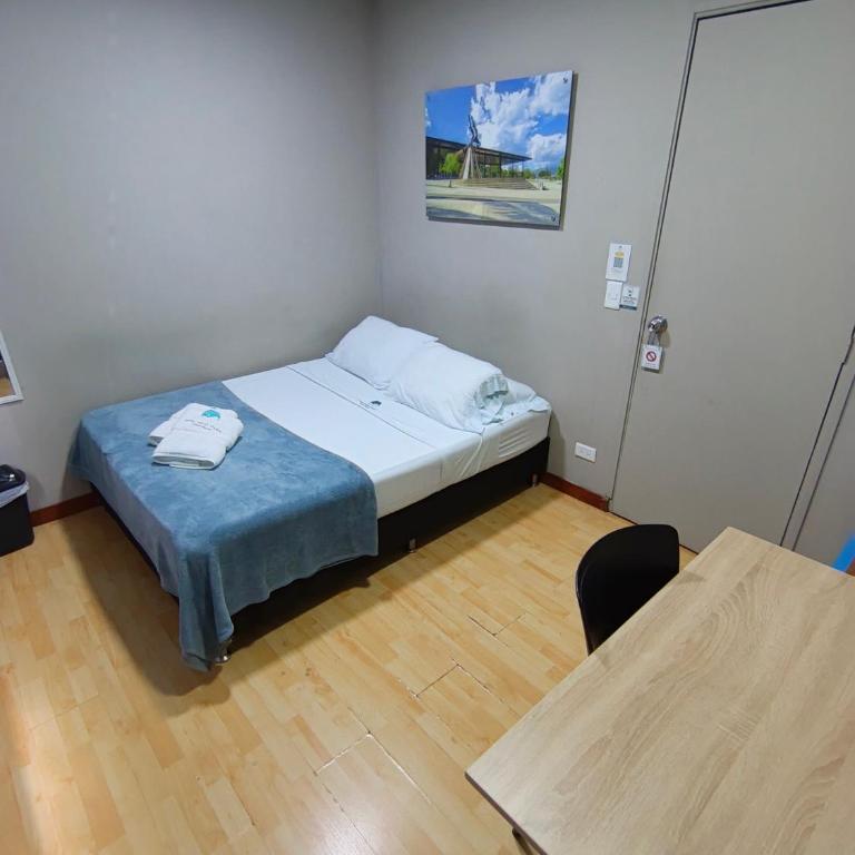 Poblado Park Guest House - Habitación Doble con baño privado - 1