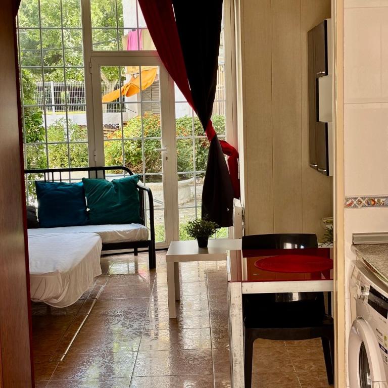 AlquilerSalou Loft B - One-Bedroom Apartment - 10