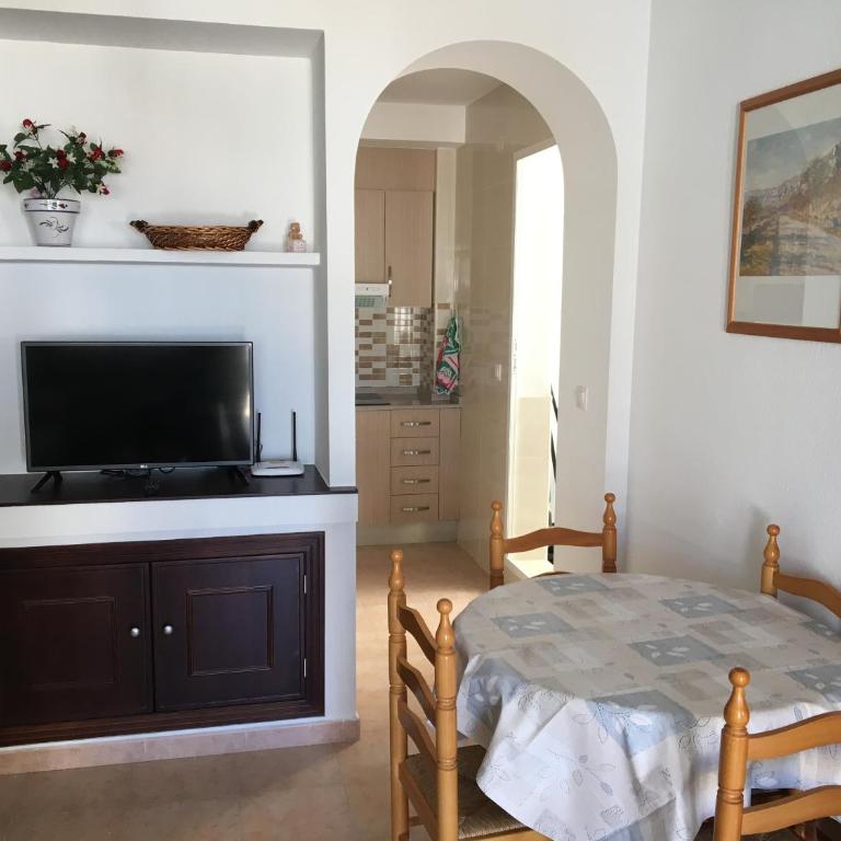 Molino Blanco - Apartment with Sea View - 12