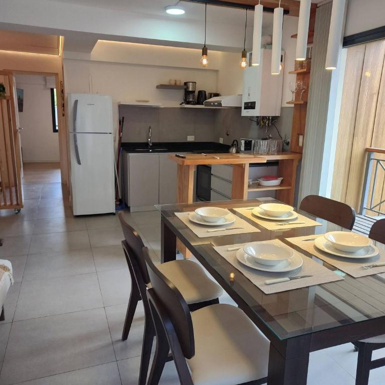 Cómodo depto con balcón y cochera en SMA - Apartamento con terraza - 3