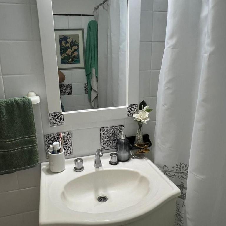 Departamento con balcón a dos cuadras de la playa - Apartamento de 2 dormitorios - 2