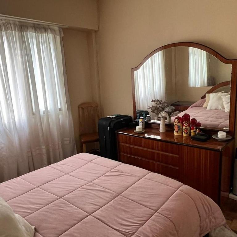 Departamento con balcón a dos cuadras de la playa - Apartamento de 2 dormitorios - 11
