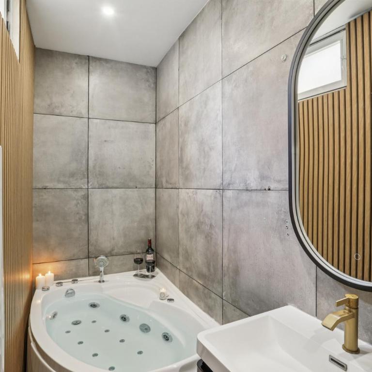 Lavie Maison Eiffel AC Hot Tub - Appartement - 17