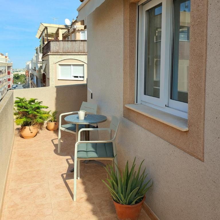 Sunny Penthouse with Large Terrace - Walk to Beach PMT25 - Apartamento de 2 dormitorios - 1
