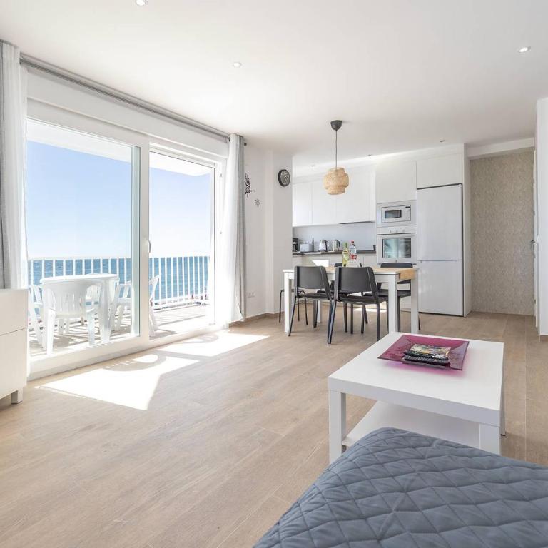 Apartamento vacacional en edificio Torresol, primera linea de playa - Apartamento de 1 dormitorio - 2