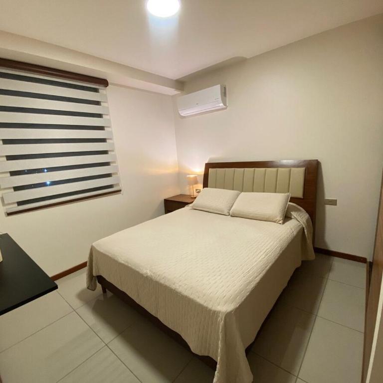 Bello departamento con hermosa vista en Equipetrol - Two-Bedroom Apartment - 2