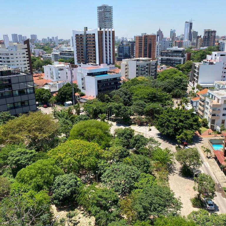 Bello departamento con hermosa vista en Equipetrol - Two-Bedroom Apartment - 17